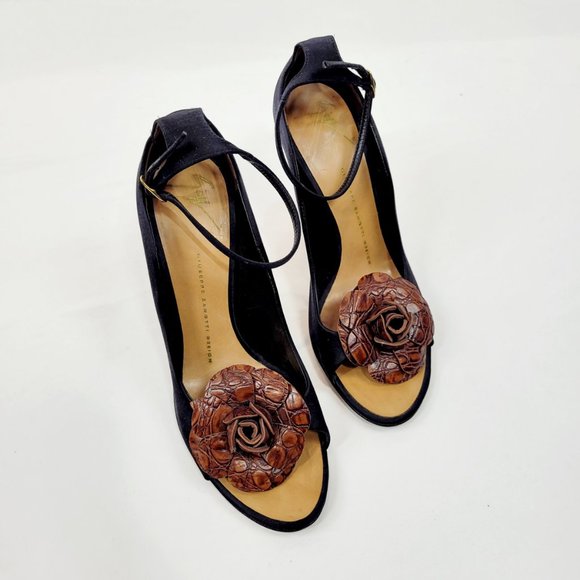 Guiseppe Zanotti Black and Gold Open Toe Stiletto - Picture 6 of 6